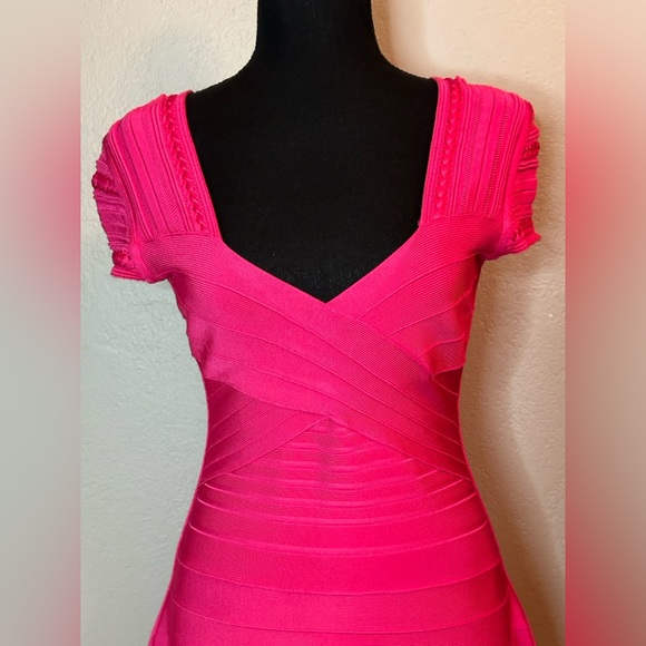 HERVE LEGER HOT PINK DRESS SIZE MEDIUM - Picture 3 of 8